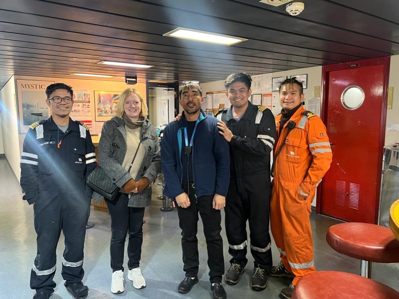 All good things come to an end: On December 28th it was time to say goodbye to Henilito, captain Gary, Harris, JC and all the other crew members on Höegh Trooper.