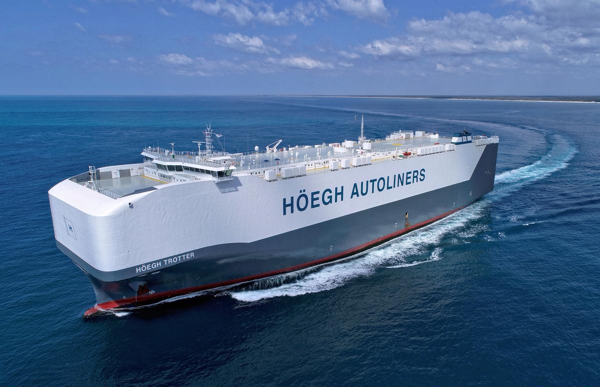 Höegh Autoliners vessel