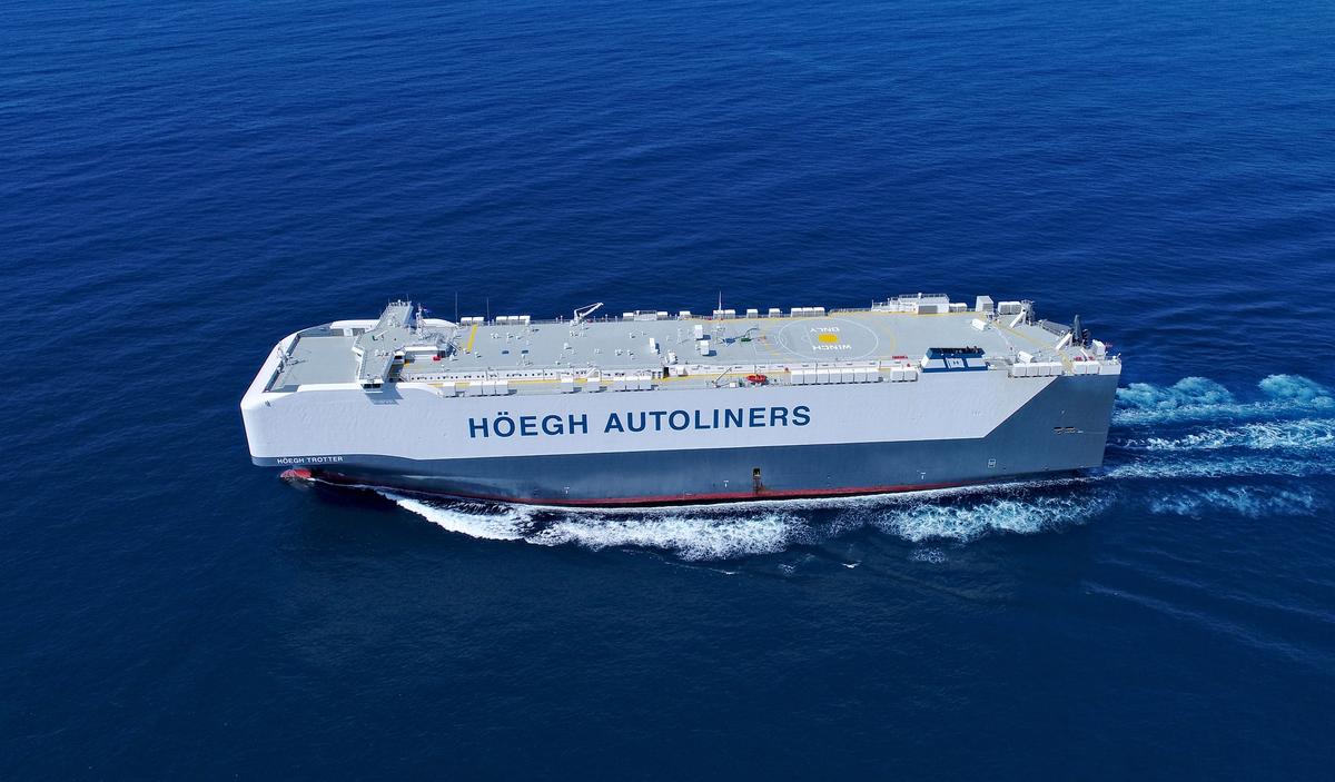 Höegh Autoliners boat