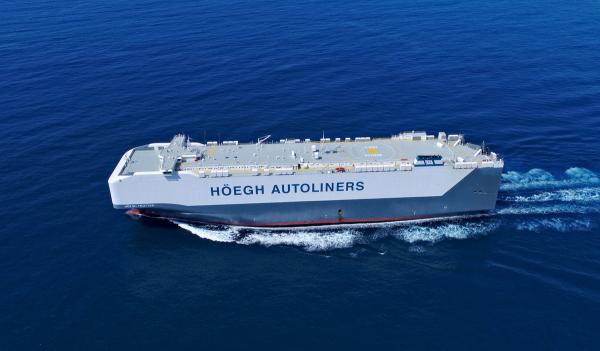 Höegh Autoliners boat
