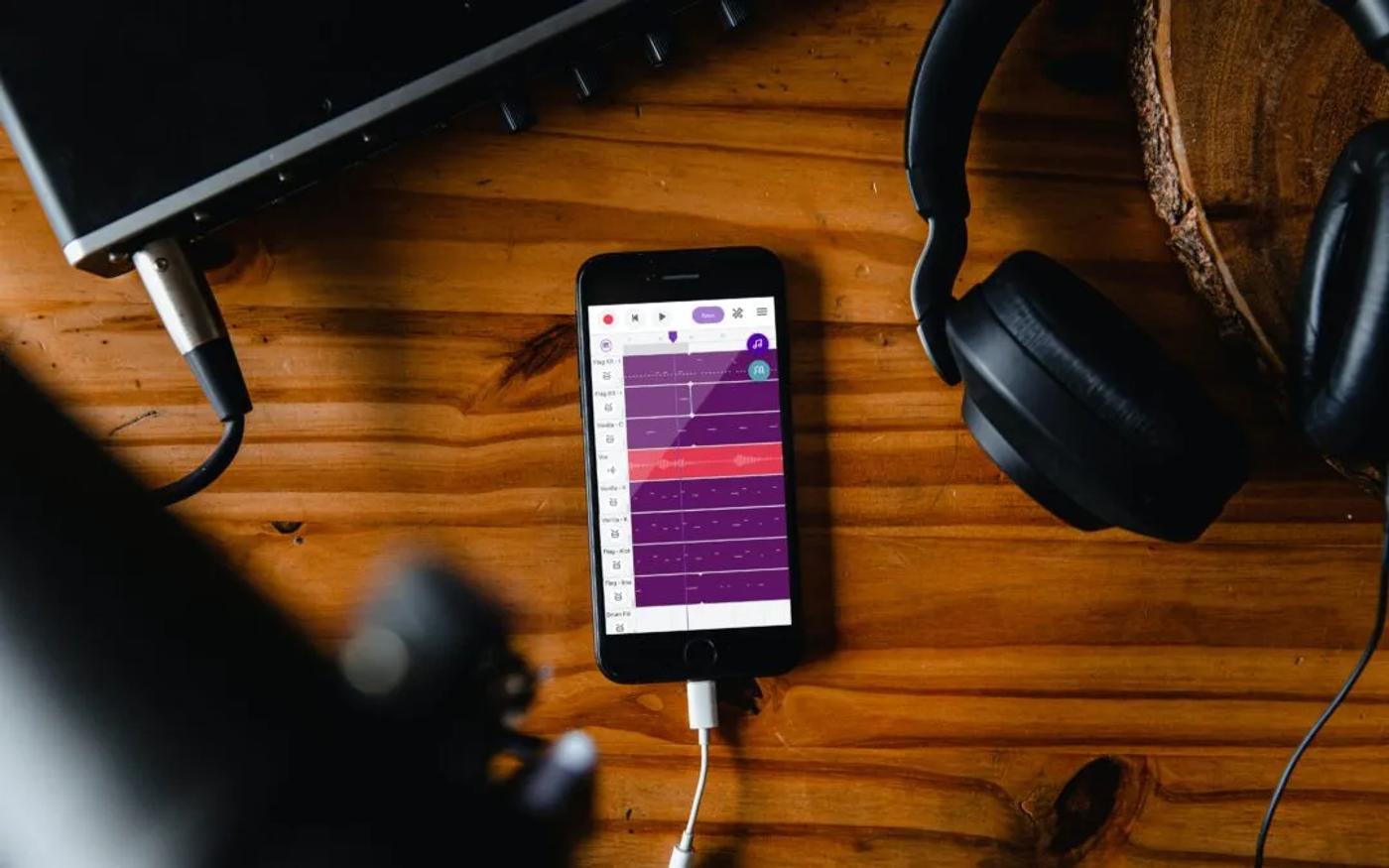 How to use an external microphone with a smartphone or tablet?