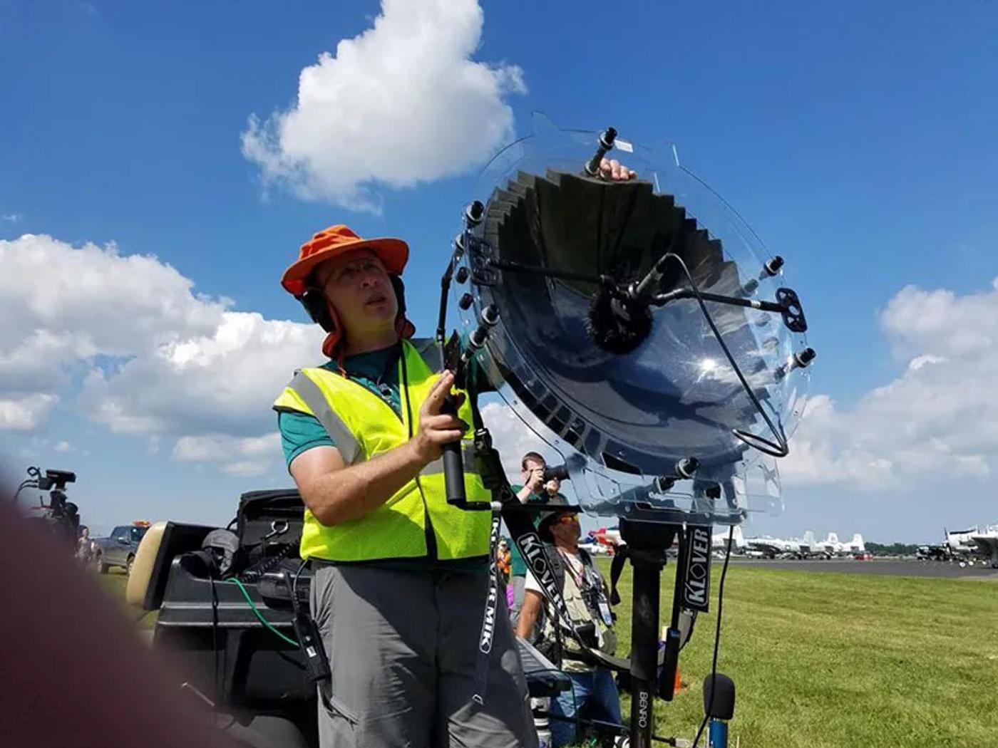 KLOVER MiK Parabolic Microphones at EAA Airshow