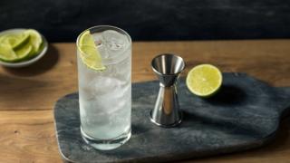 Ferdigblandet G&T.