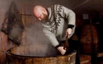 Brygging av norsk gårdsøl.