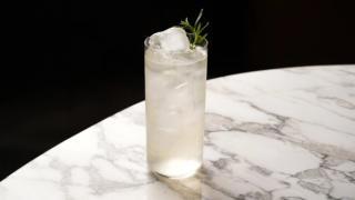 Ferdigblandet cocktail med sherry.