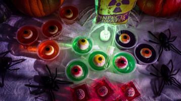 Geleshots med halloweentema.
