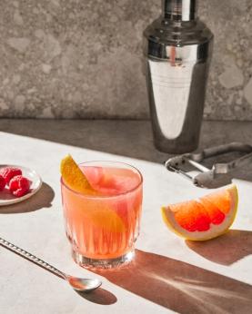 Amber gold servert med grapefrukt-pynt