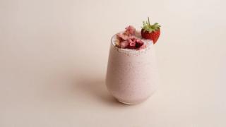 Ferdigblandet kremcocktail med jordbær
