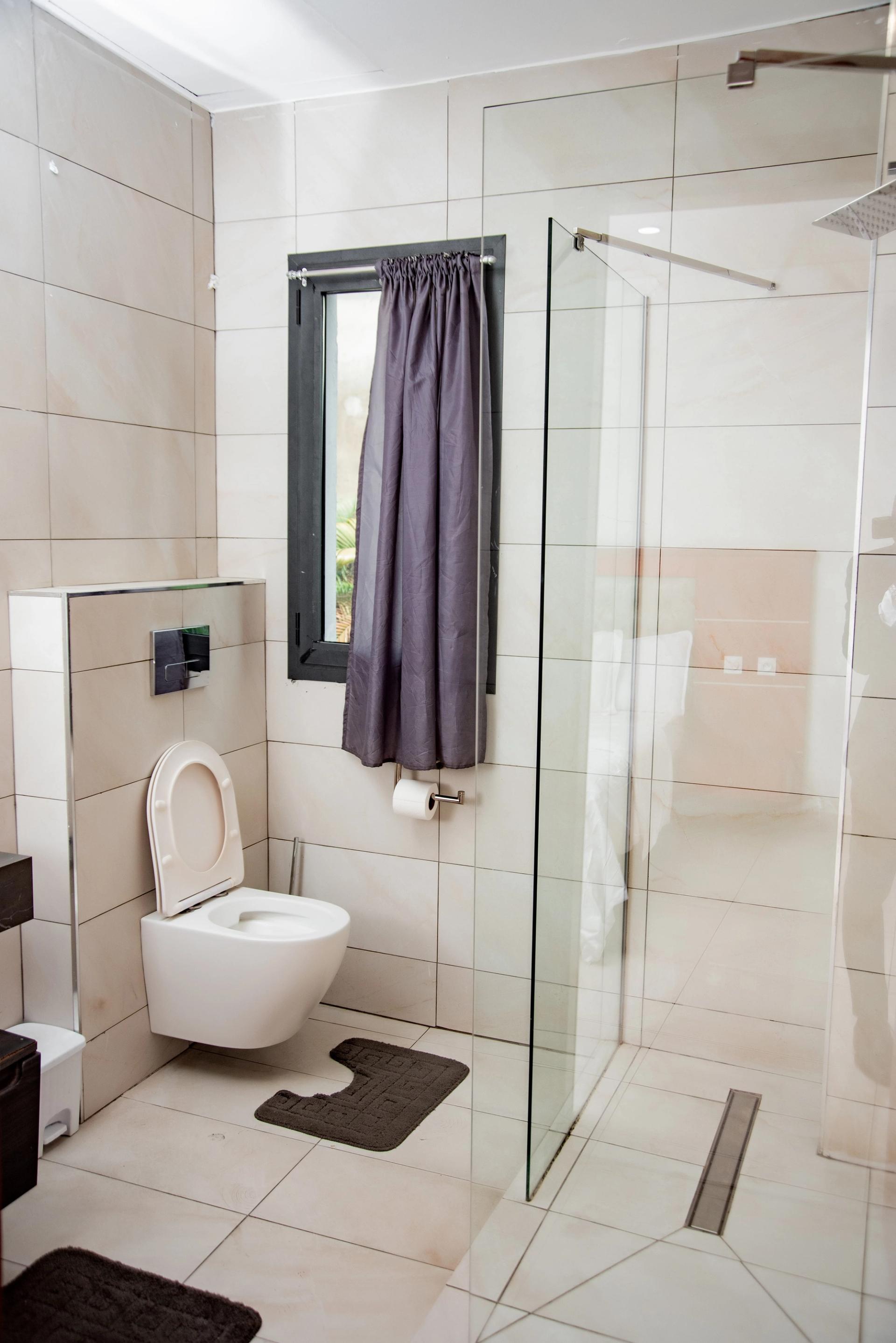 Appartement à louer Bonapriso, appartement meublé, appartement 3 chambres, appartement piscine, appartement domotique, appartement parking sécurisé, appartement location Douala, appartement proche Energy Club Bonapriso.