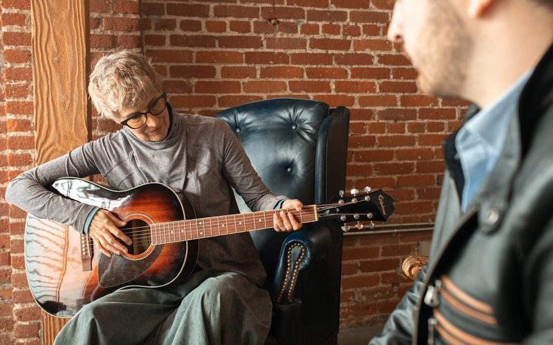 Music Therapy for Seniors: What Science Reveals About Memory Recovery