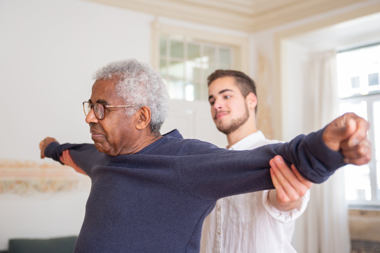 How to Hire Quality Sitters for Elderly Care (Expert Tips & Red Flags)
