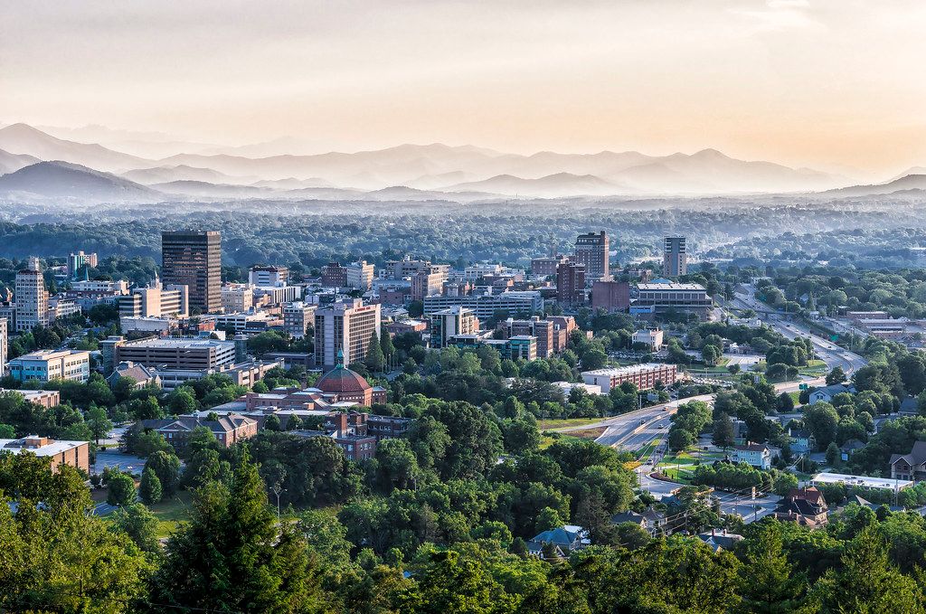 15 Luxury Retirement Communities in North Carolina That Feel Like 5-Star Resorts