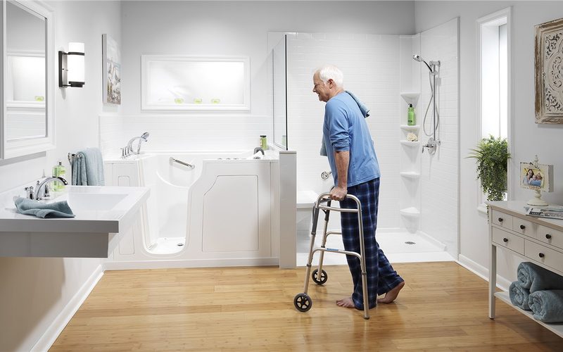 Walk-In Bathtubs for Seniors: Medical Safety Guide 2025