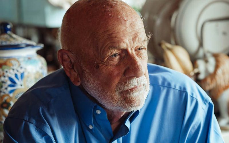 8 Early Signs of Dementia (and 5 Tips on How to Help Your Loved One)