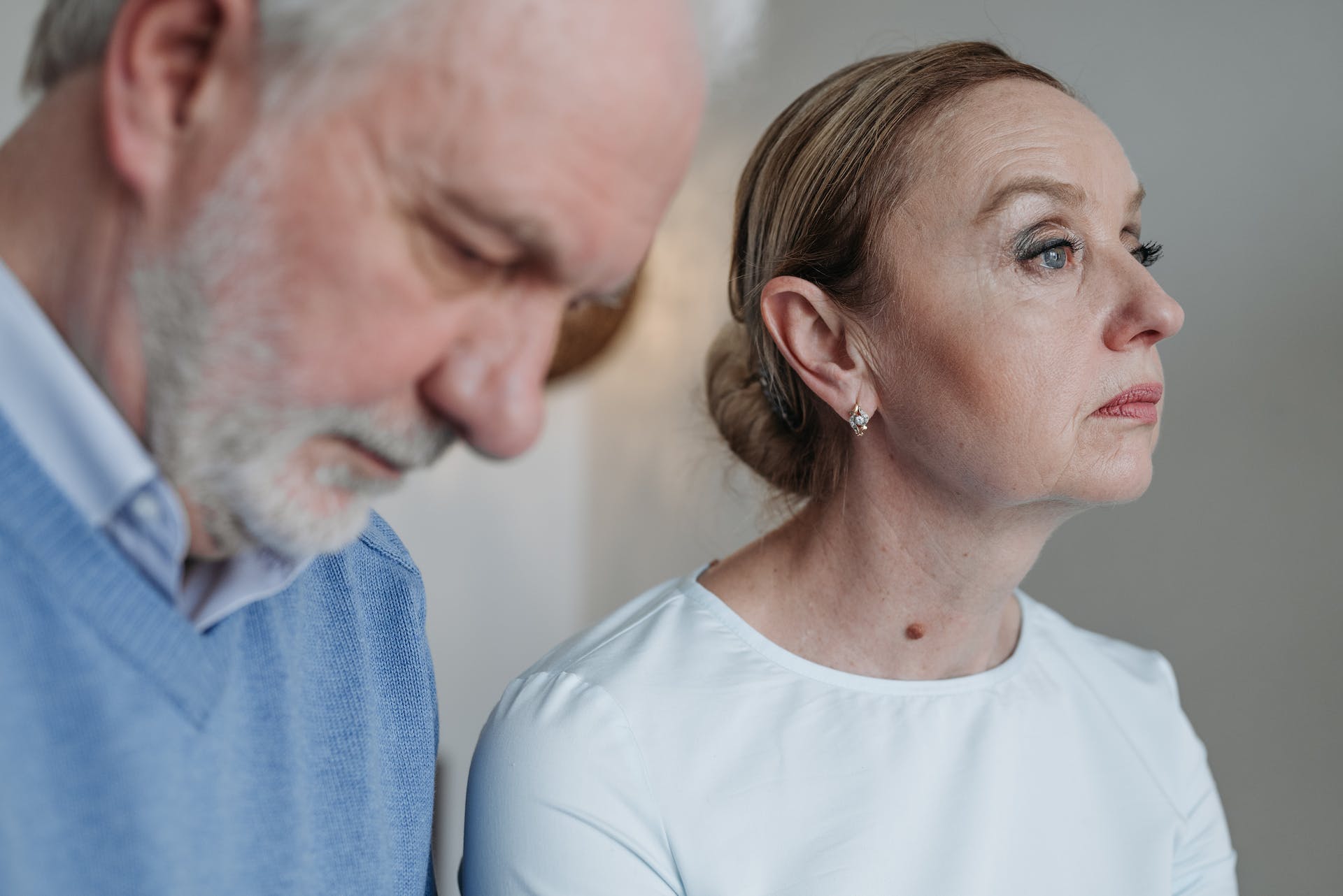 Navigating the Difficult Journey of Saying Goodbye to a Dying Parent