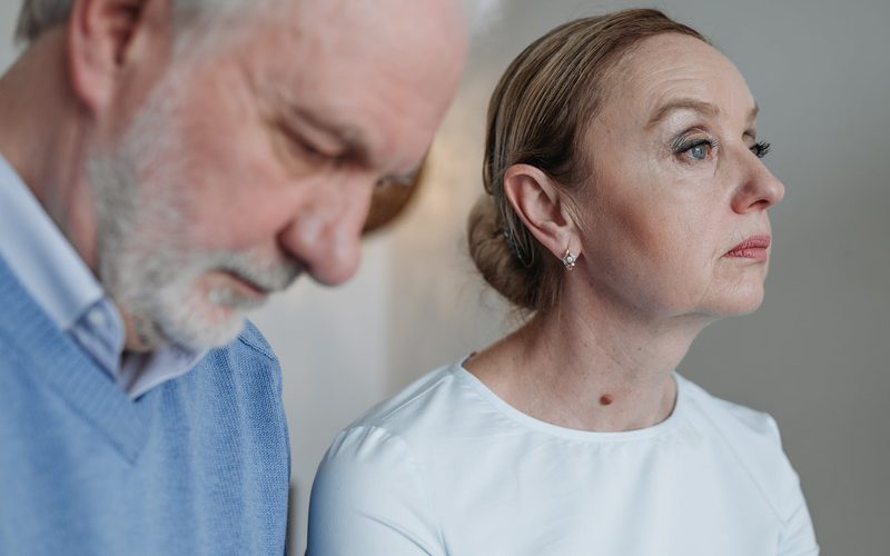 Navigating the Difficult Journey of Saying Goodbye to a Dying Parent