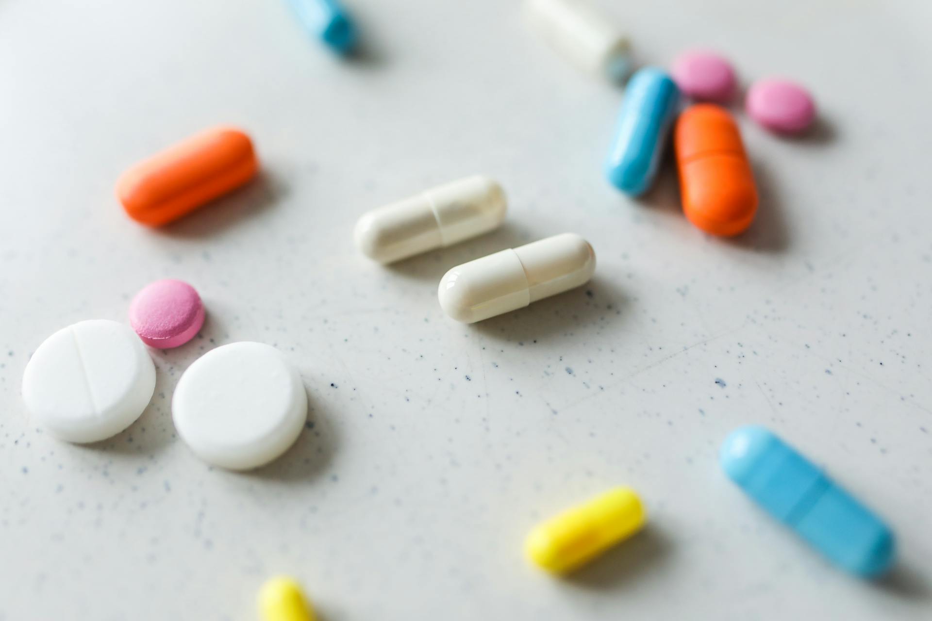 7 Best Nutritional Supplements for Seniors: Doctor-Recommended Guide 2025
