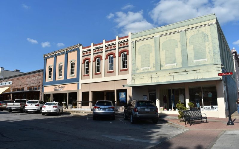 7 Most Affordable Senior Living Places in Brenham TX (Starting at $800/month)