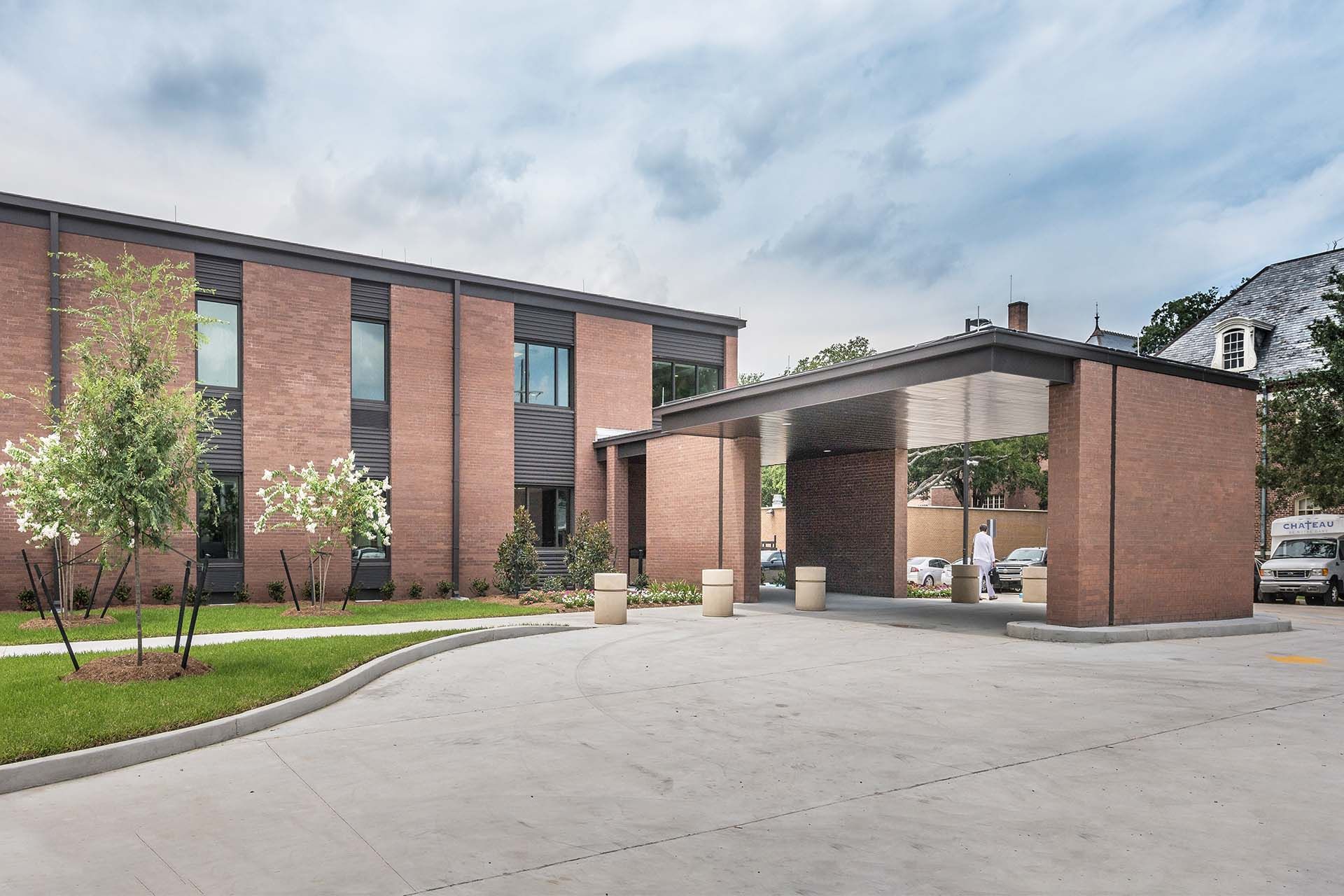 Comprehensive Review: Chateau de Notre Dame - New Orleans Senior Living Analysis