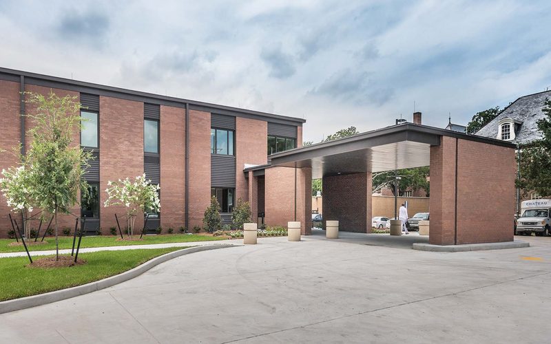 Comprehensive Review: Chateau de Notre Dame - New Orleans Senior Living Analysis