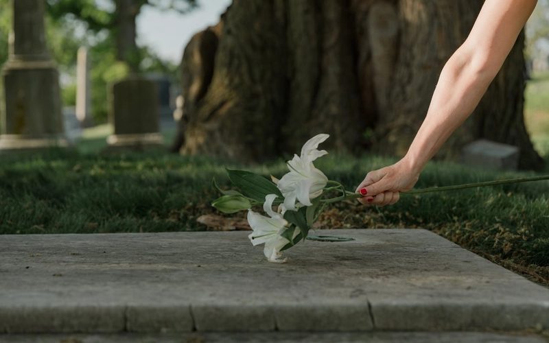 15 Heartfelt Christian Condolence Messages That Bring Comfort