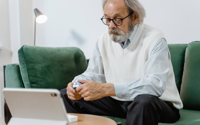 Why Medical Alert Systems Are a Game Changer for Seniors