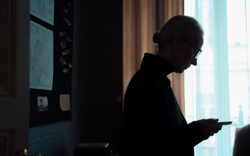 How to Deal With Elderly Parents Who Refuse Help