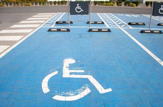 Señalamiento vial inclusivo: Qué exige la norma de accesibilidad