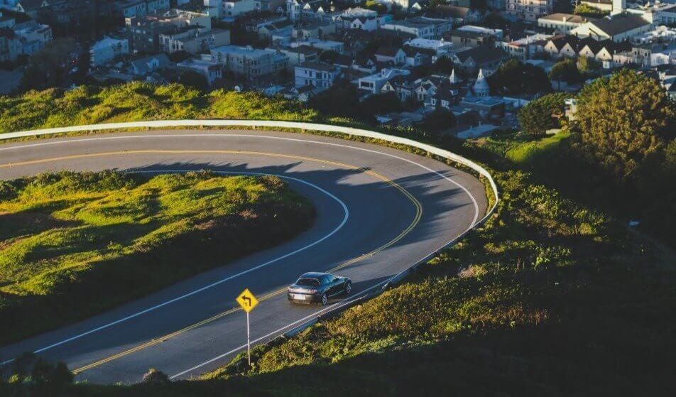Señalización de curvas en carreteras: ¿Qué considerar?