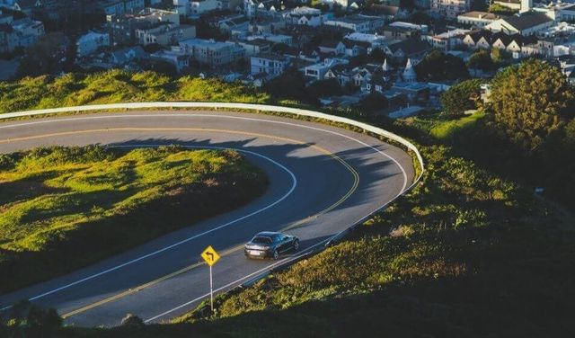 Señalización de curvas en carreteras: ¿Qué considerar?