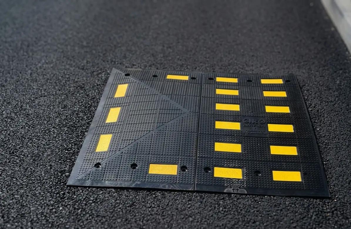 Cómo Mantener tus Reductores de Velocidad de Caucho como Nuevos