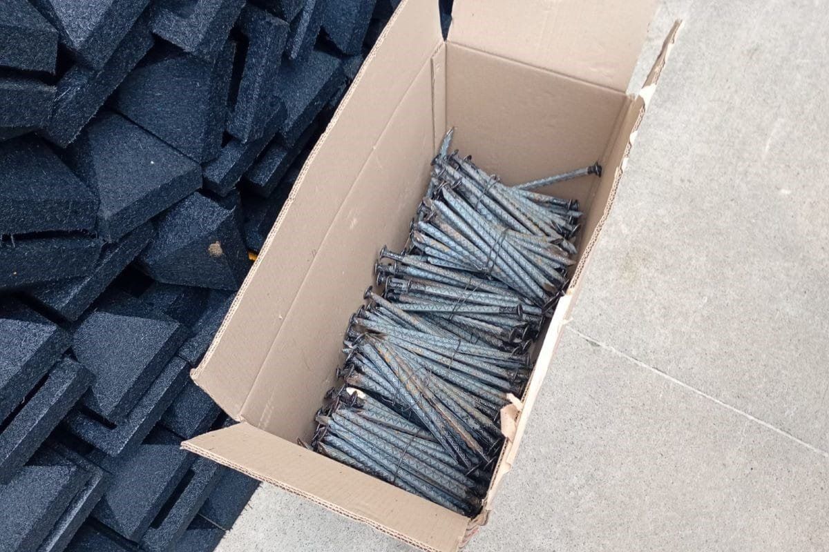 anclaje para topes de goma