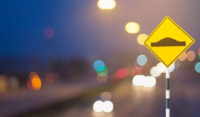 ¿Retroreflectividad o reflexión? Cuál elegir para señales viales