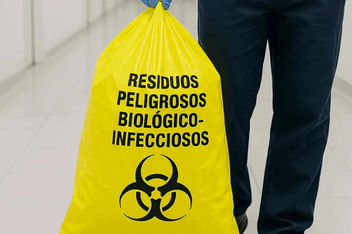 5 Señales de que tu Personal No Está Usando Bien las Bolsas y Recolectores RPBI