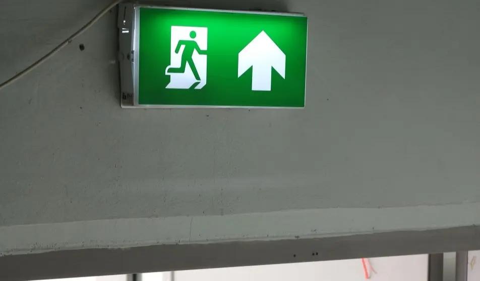Señales de ruta de evacuación