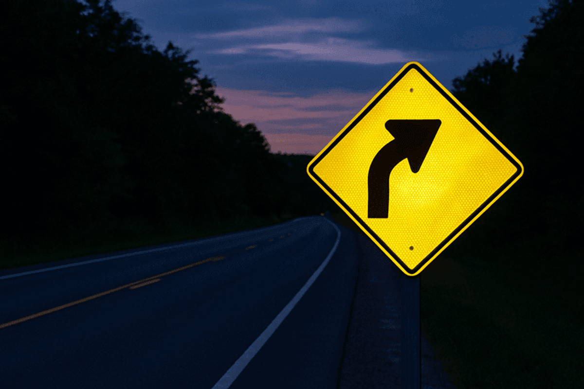 señal preventiva de curva