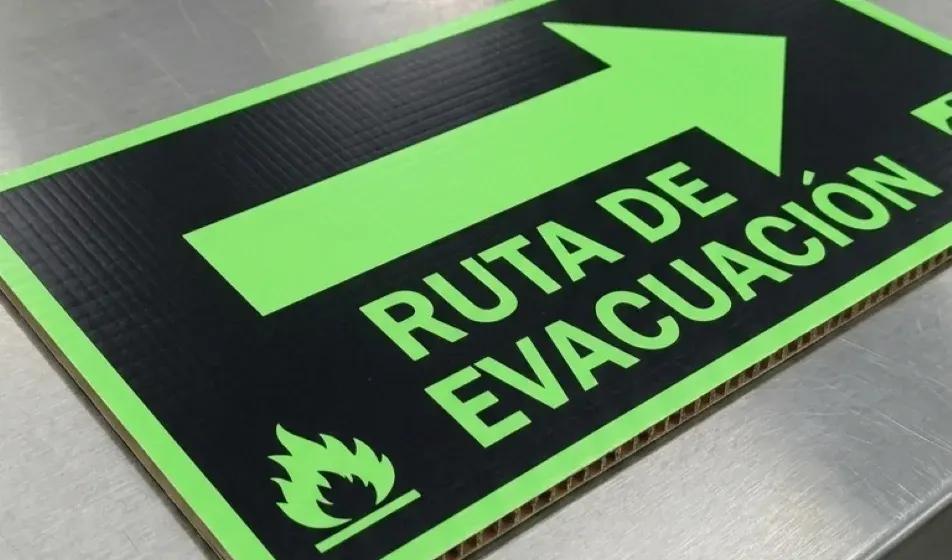 Señalética de protección civil fabricada en coroplast