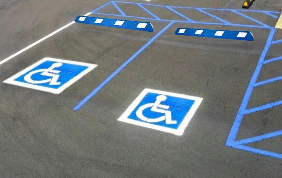 Topes para estacionamiento: Importancia de los espacios inclusivos