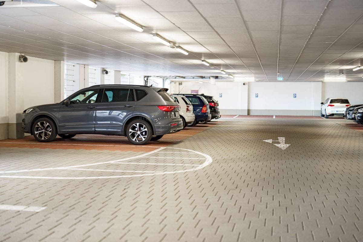 5 ventajas de usar elementos sostenibles en tus estacionamientos