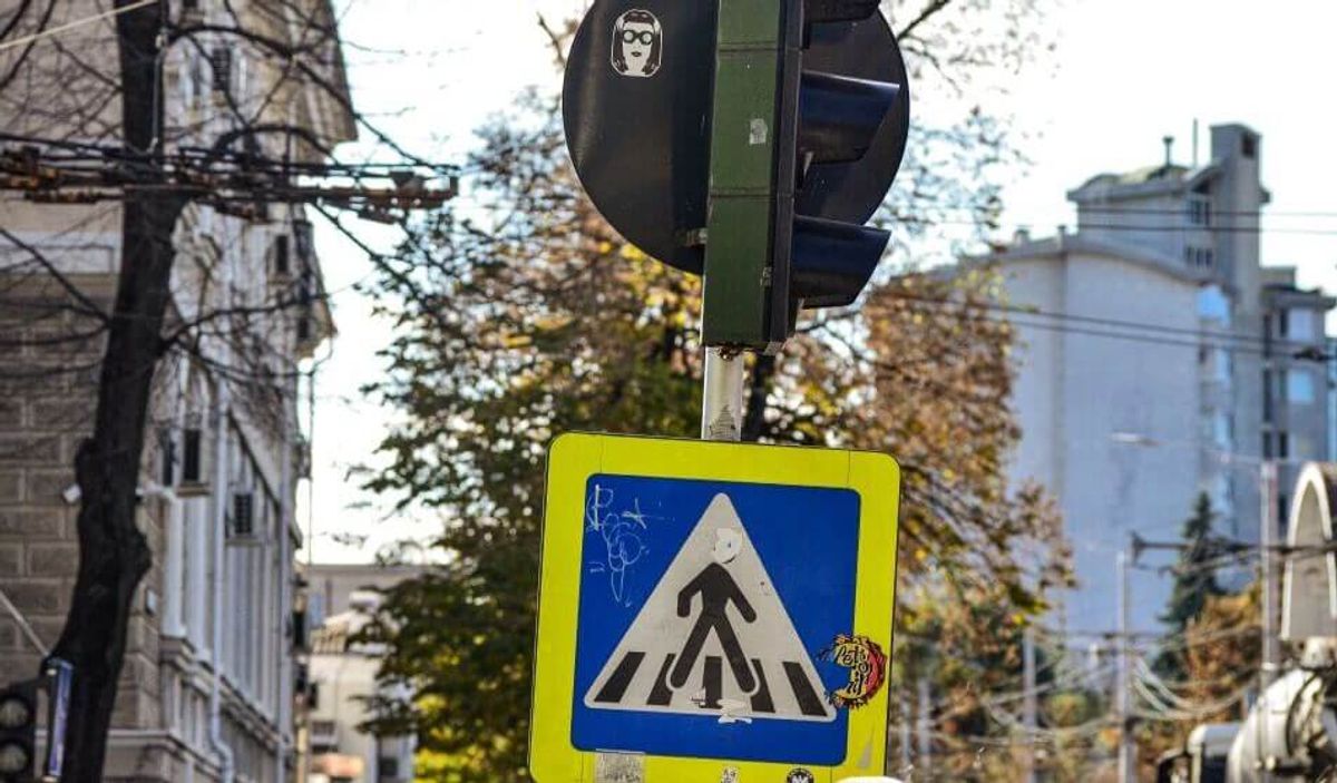 Vida útil de señales viales: Factores clave antes de comprar
