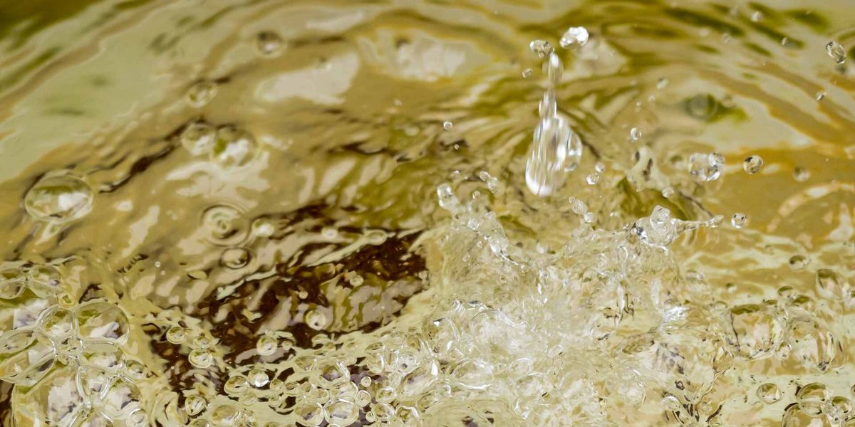 Fließend. Abstrakte Ansicht von Wasser.