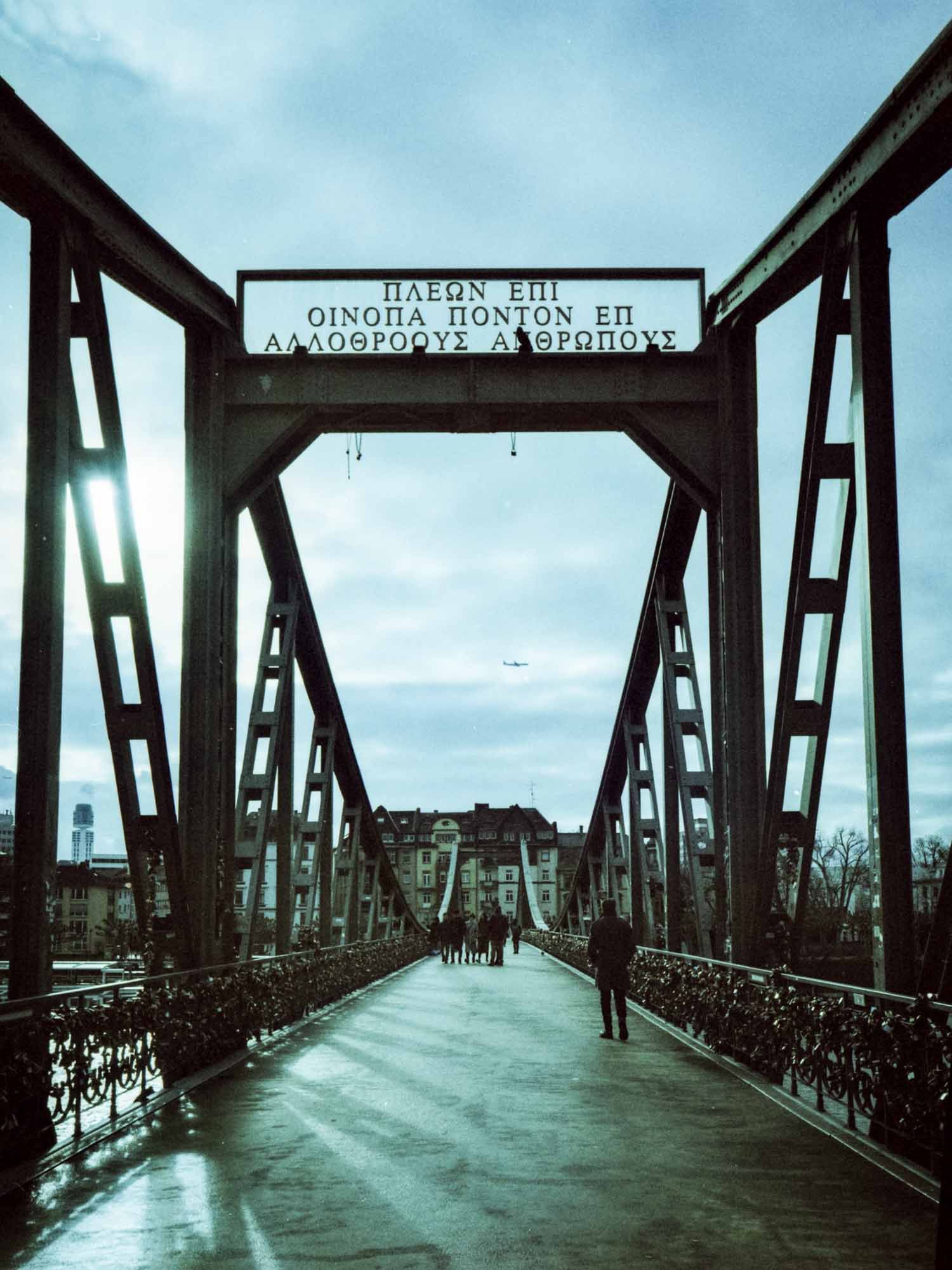 Fußgängerbrücke.