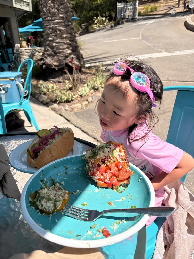 Toddler eating lunch 