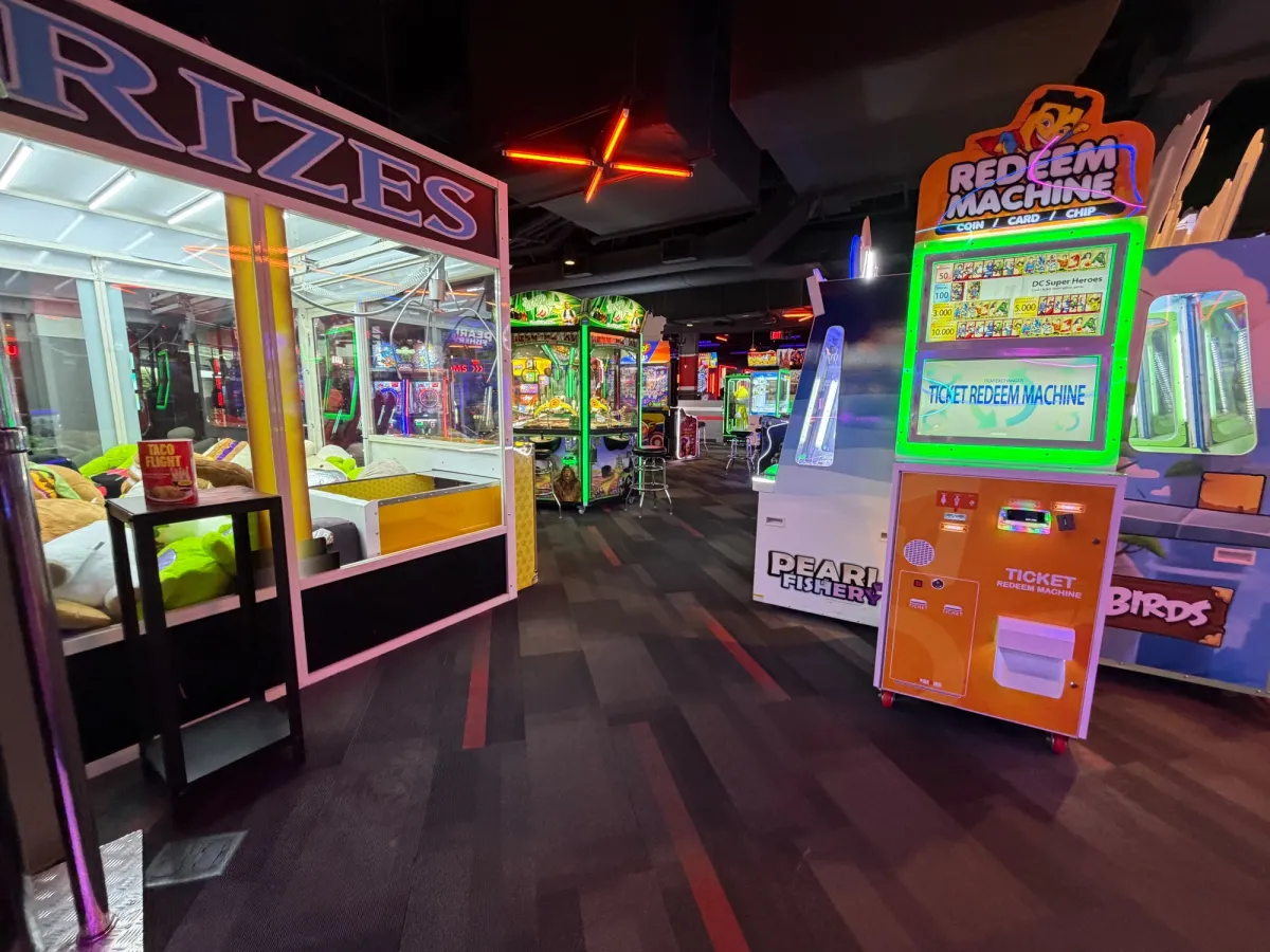Large arcade area