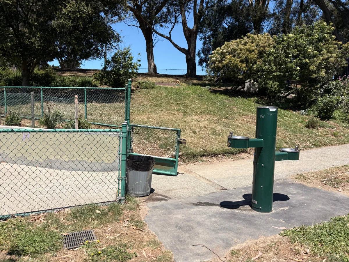 Entrance and Water fountain