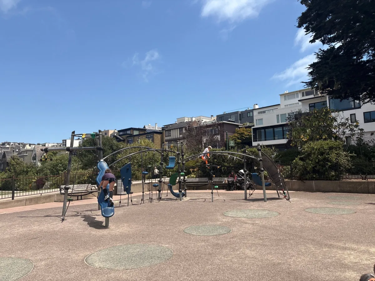 Bigger kid structure for climbing