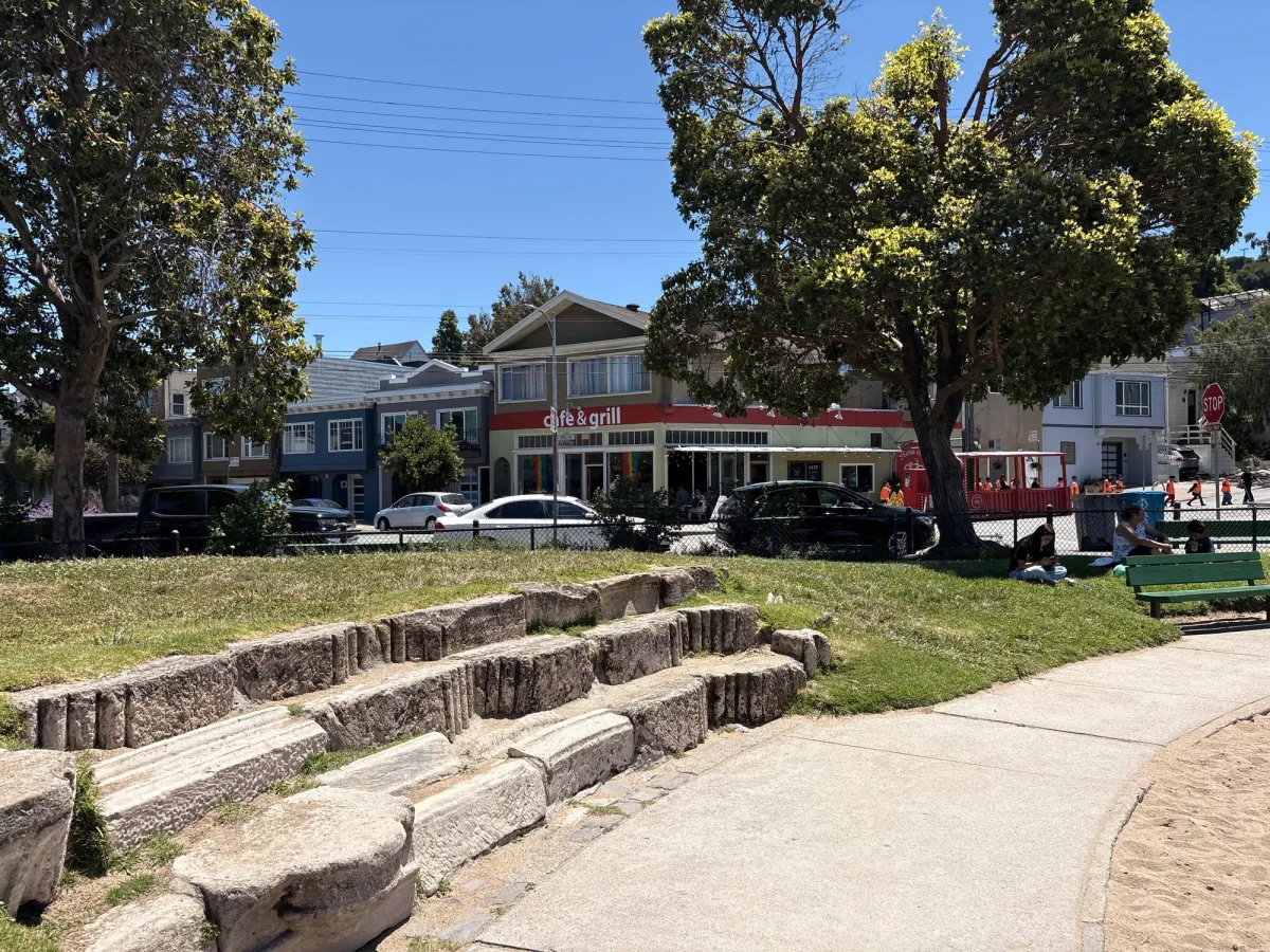 Precita Park Cafe is a hit with locals and families. Both coffee and smoothies are great.