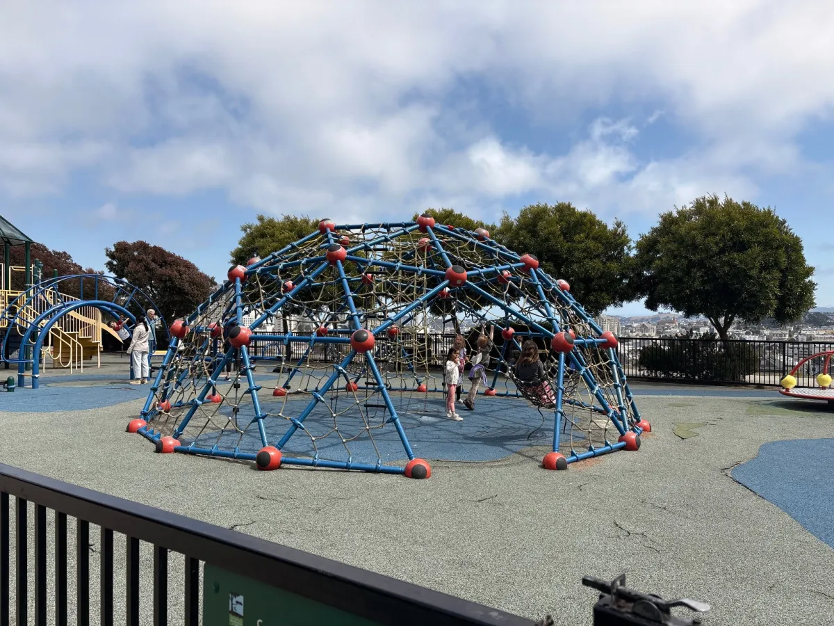 Giant net for bigger kids