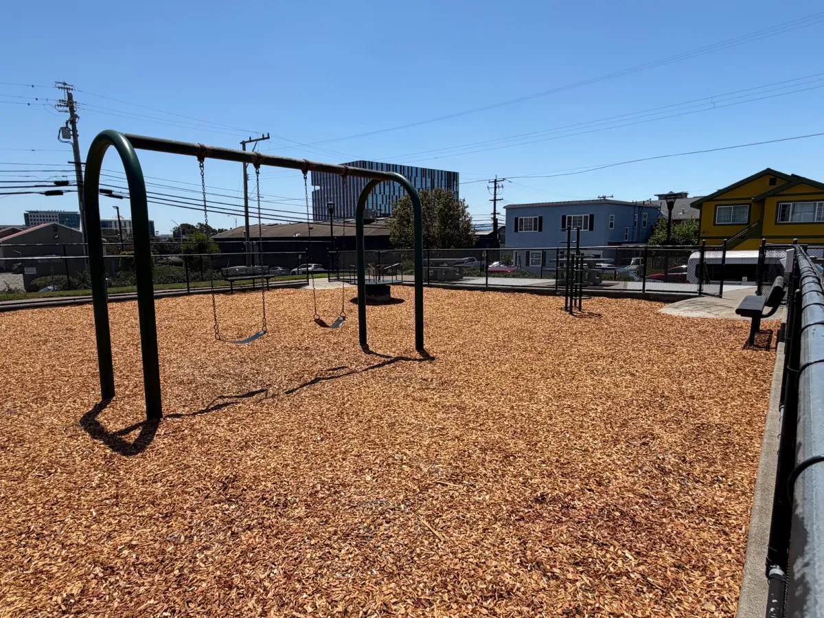 No baby swings available