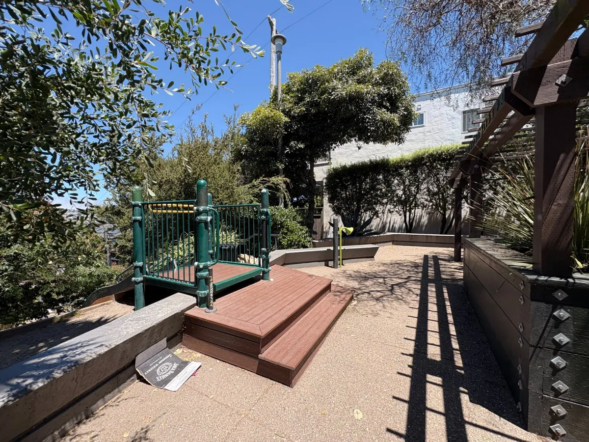 Platform to slide down